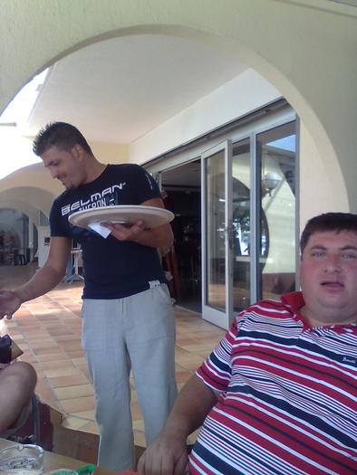 nu bacsis ci discont 10% - ApiMondia