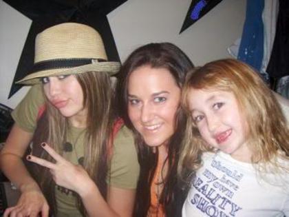 Miley and whole - Miley Cyrus rare pictures