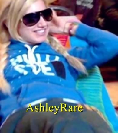 YDDKMUCAYDHAXQEEFVV - Ashley Tisdale
