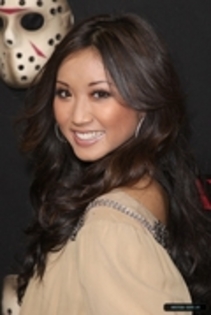 ZTNMIEWWHYEFUREEWHP - Brenda Song