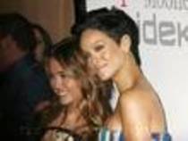 miley_cyrus_2279321 - miley cyrus si rihanna