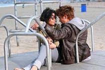 7 - zanessa