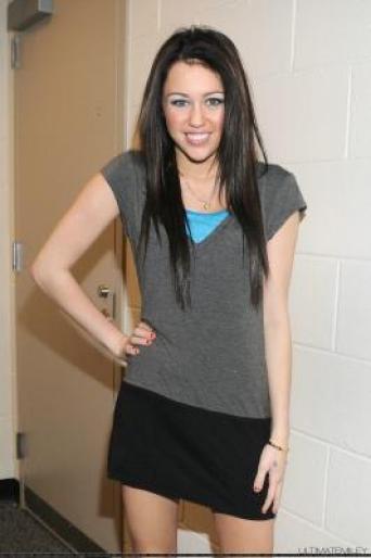 EF8U1p198824-02 - Hannah Montana-Miley Cyrus