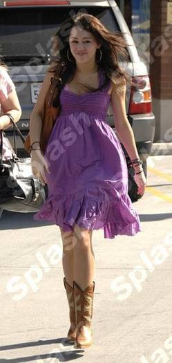 miley-cyrus-picture-purple-dress-1_0_0_0x0_409x864