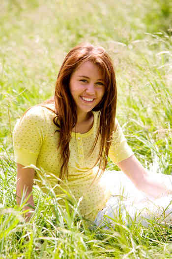 UXLNDQDKVUHFNAEDCKP - club miley si hannah montana
