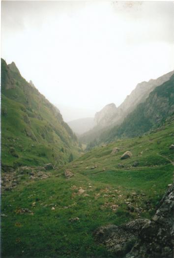 Peisaj surprins in timpul drumetiei. - La munte in Romania