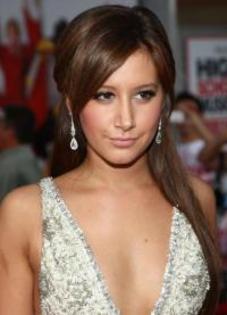 Ashley_Tisdale_1249061260_2