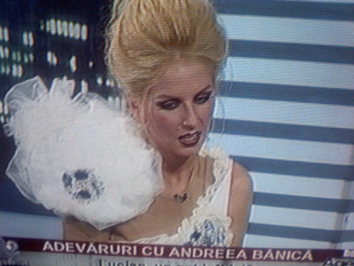091205_224825 - Andreea Banica