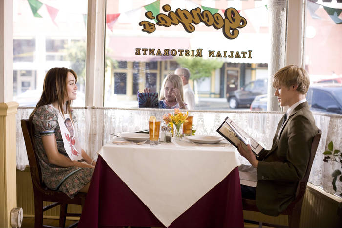 Miley%20Cyrus,%20Emily%20Grace%20Reaves,%20and%20Lucas%20Till%20in%20HANNAH%20MONTANA%20THE%20MOVIE_ - miley cyrus - hannah montana