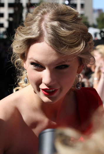 Celebrities+Arriving+ACM+Awards+Las+Vegas+r1Sb-5iMMLxl