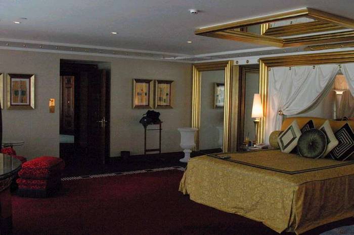 BURJ_AL_ARAB_ROOM[1] - Hoteluri din Dubai si BURJ-AL-ARAB