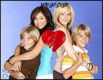 WSTYWFXXFQSEGHILBHM - zack si cody ce viata minunata