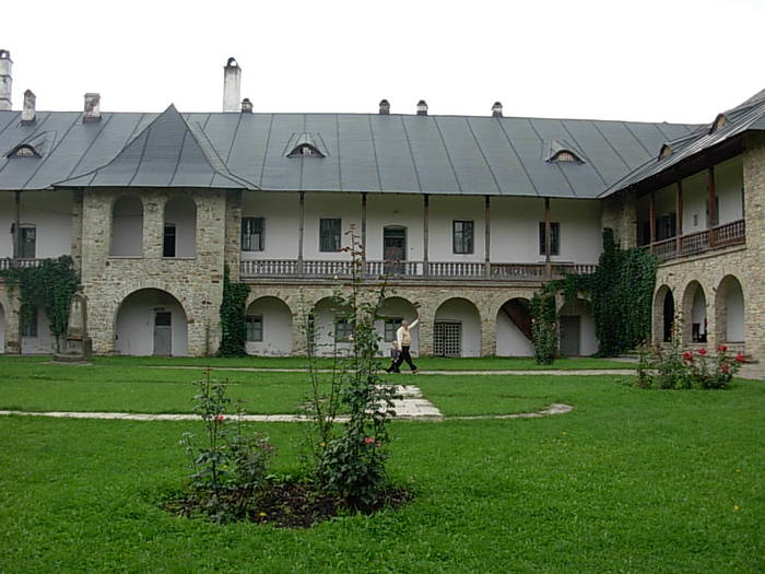 DSCN0265 - manastiri