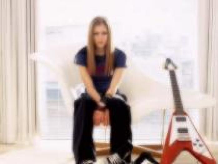 JZXALPPZURGENJNJBVY[1] - Avril Lavigne