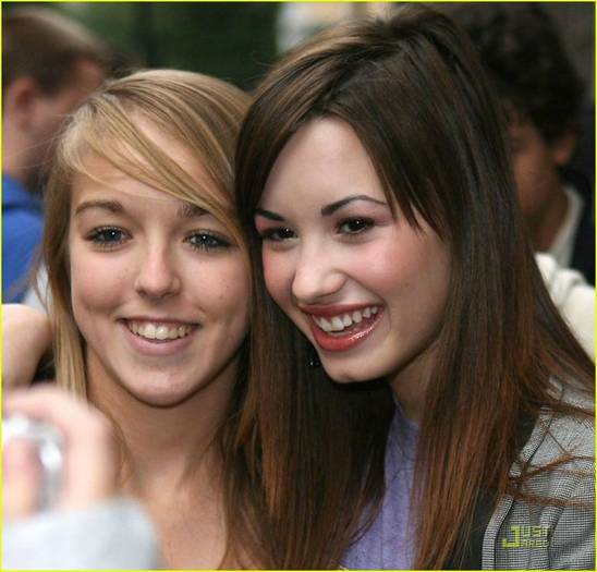 demilovato_net-leavingradio1-0003 - demi lovato