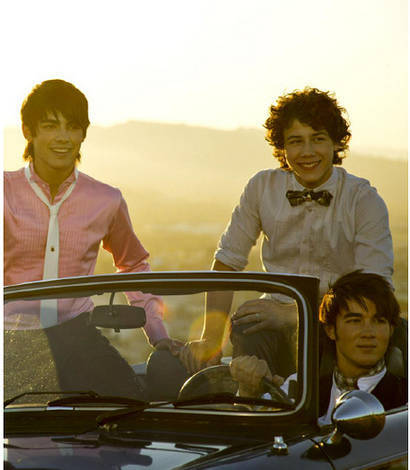 NVJDUKDBWCCRVOQKSMP - Jonas Brothers
