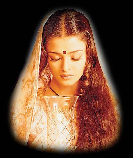 Aishwarya_Rai_in_Devdas_Style_985TN3