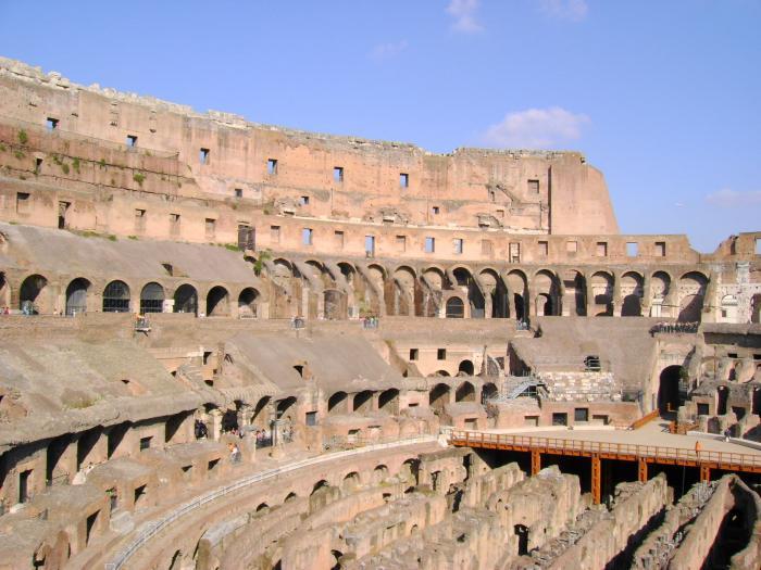 Interior - Turnul Effel si Roma Colosemul