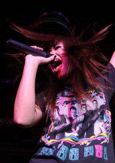 demilovato_net-crazydonkeyny-00051 - 0-Demi Lovato-0