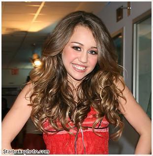 PEVMQFNTNITSUSUSZMG - Miley and hannah xoxo