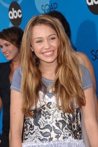 CBHXPJGZVTWKHXRLVER - Miley Cyrus 003