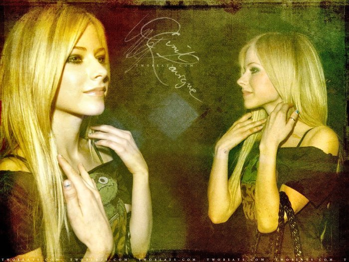 QMSBCLOUCHPWDGHVZBY - Avril