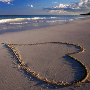 imagen-corazon-playa-enamorados-p