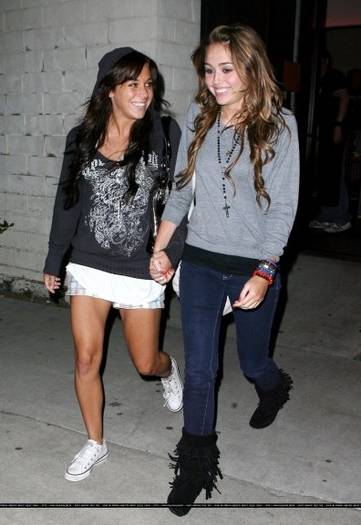 14uuo9l - Miley Cyrus