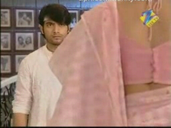 Dulhan1_11th_sep_08.flv_000619099 - 0-BMTD-capturi Amar isi aminteste cine este de fapt Sagar