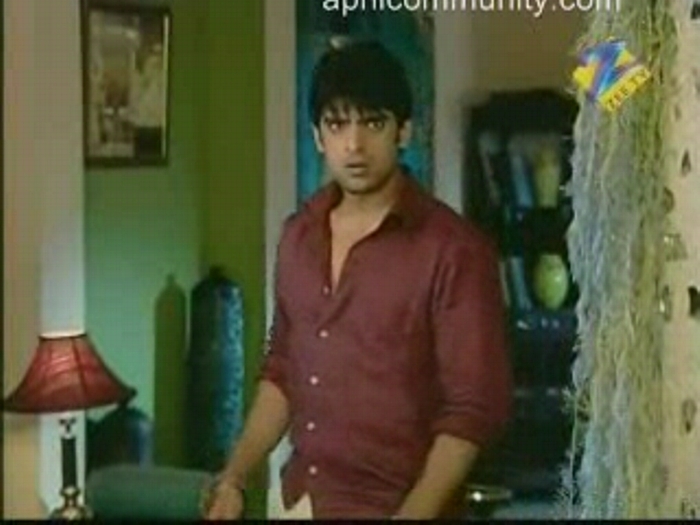 Dulhan1_11th_sep_08.flv_000617231 - 0-BMTD-capturi Amar isi aminteste cine este de fapt Sagar