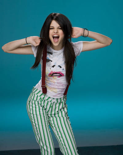 5 98 - selena gomez