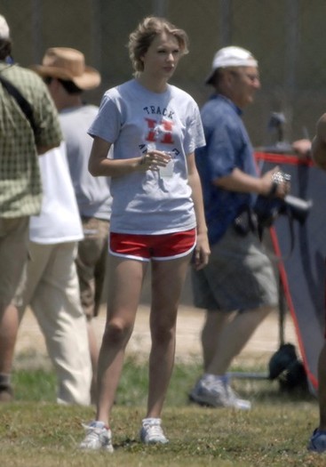 Taylor+Swift+Taylor+Lautner+Set+Valentine+aDZjZJdgKZ7l