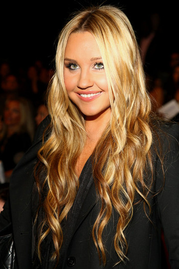 BCBGMaxAzria+Front+Row+Spring+2010+MBFW+FVIEpHyhAXOl