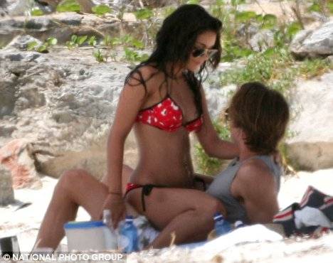 vanessa-zac-beach-ride