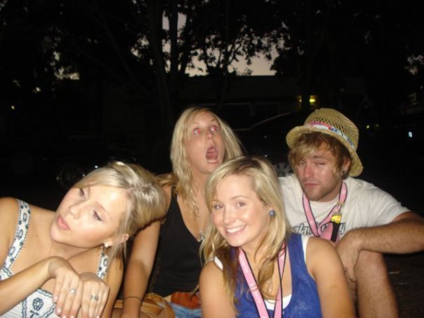 Claire-Holt-claire-holt-5379604-604-453 - Emma in realitate