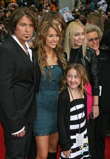 78584876---miley_cyrus_spl91194_007