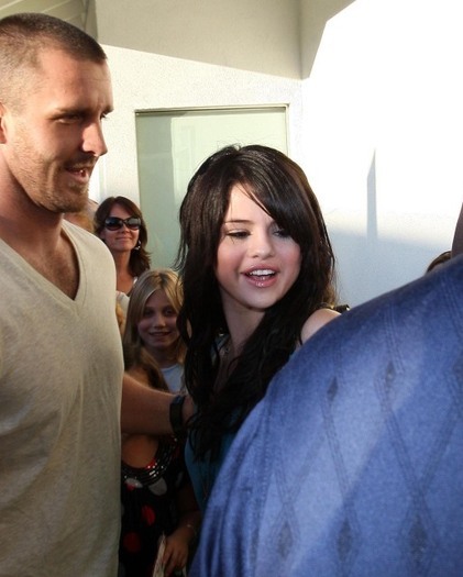 PGKKVGAZVLHQPCPRCPH - Selena Gomez