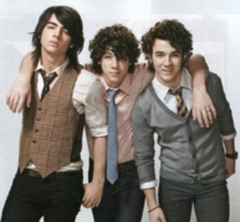 WSNLHBODLHEDMYZFVFS - jonas brothers