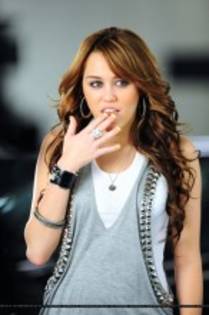  - Club-Miley Cyrus