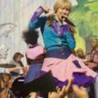 Hannah_Montana_The_Movie_1255800112_0_2009 - Hannah Montana