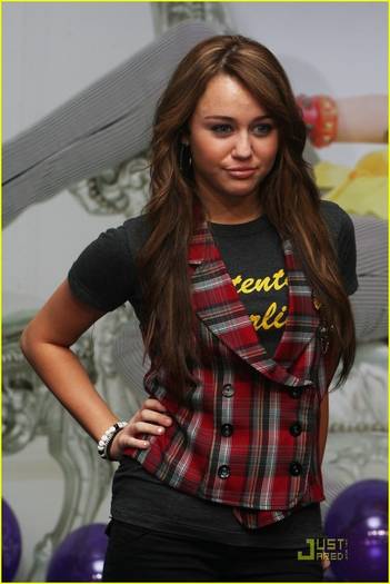 mileycyrusberlinbeauty0id1
