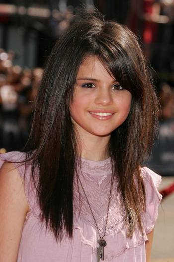 ZOORPXDFWMUGNOJUGOR - pictures Selena Gomez