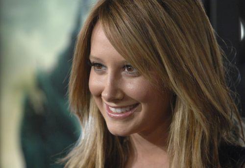 Ashley Tisdale Autograph - concursul 6