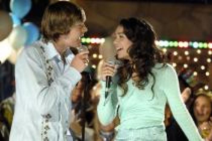 IHMHLEAVYFTZIIQJFQV - High School Musical