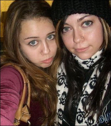 2566284552_6d70bd89c1[1] - Miley Cyrus