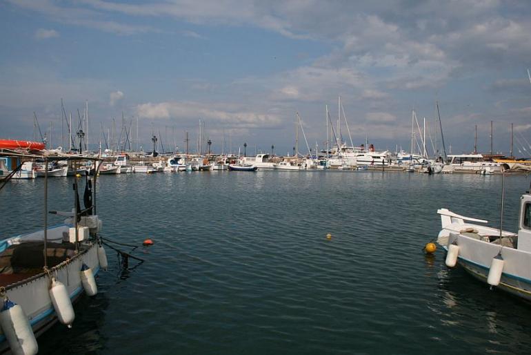 Egina port