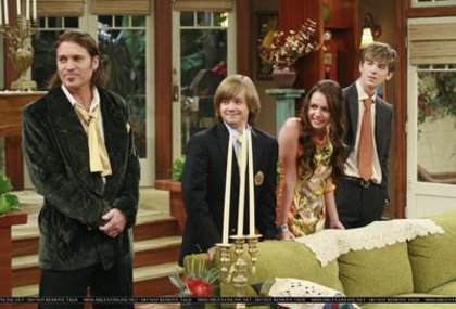 miley este indragostita de un baiat si ia cina cu el si parintii lui - hannah montana episodes