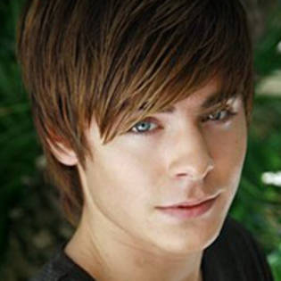 Zac Efron (7) - Pt Miley Vanessa Ashley Demi Selena