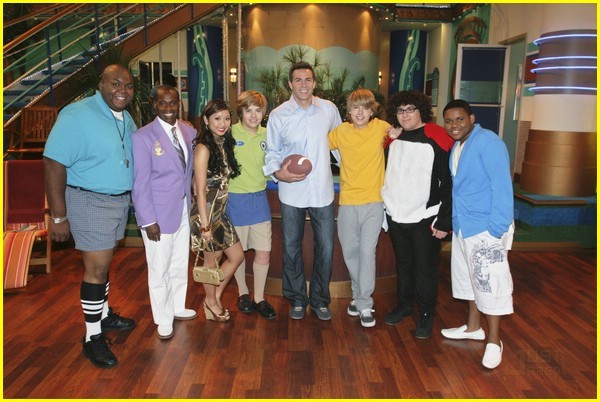o parte din distributie - The suite life Zack and Cody