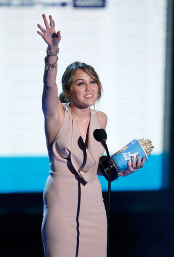 18th+Annual+MTV+Movie+Awards+Show+lXZDtc-VPssl[1] - Miley evenimente